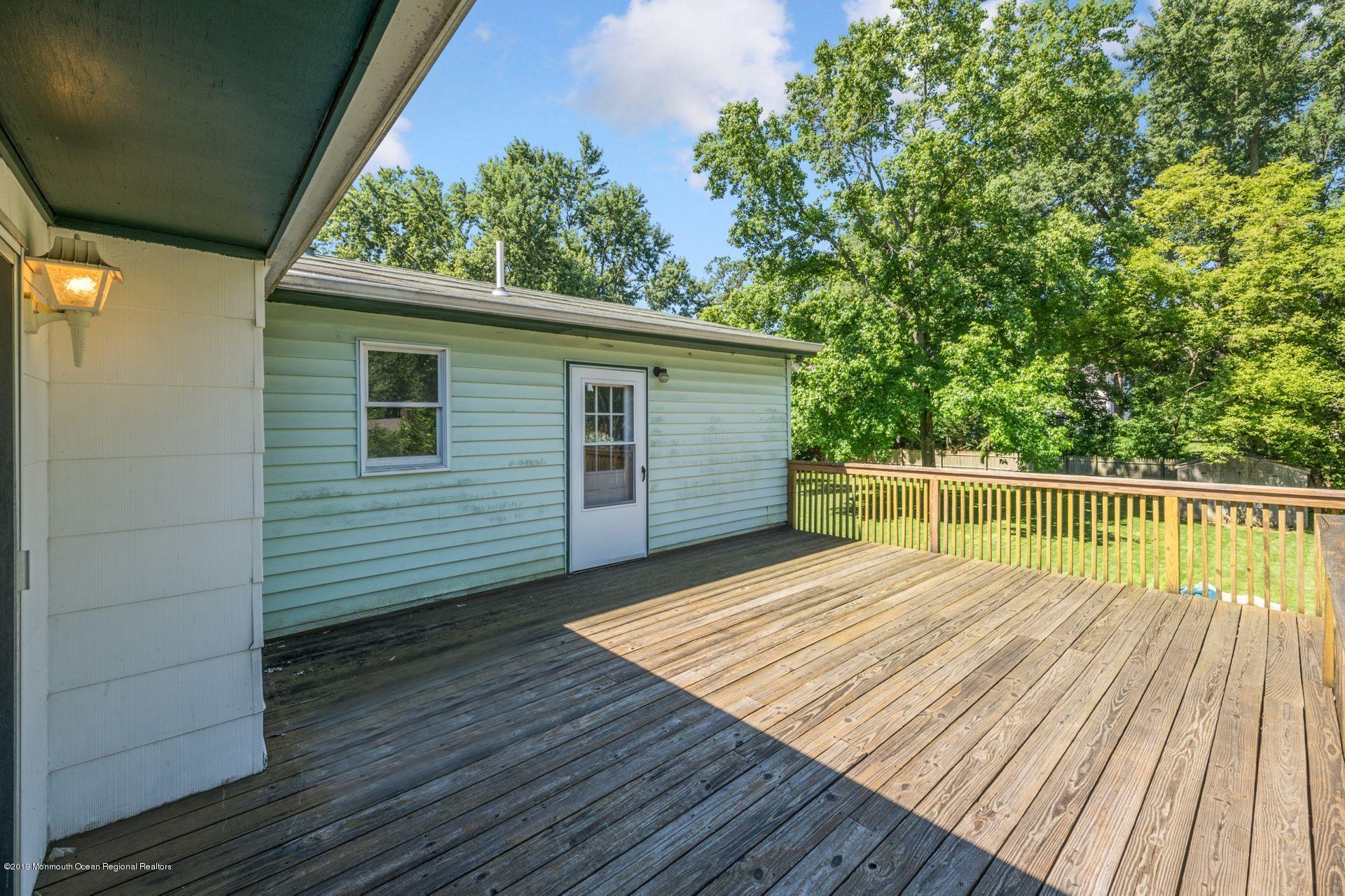 55 Middlesex Road Matawan, NJ 07747 - Photo 11 of 24 24