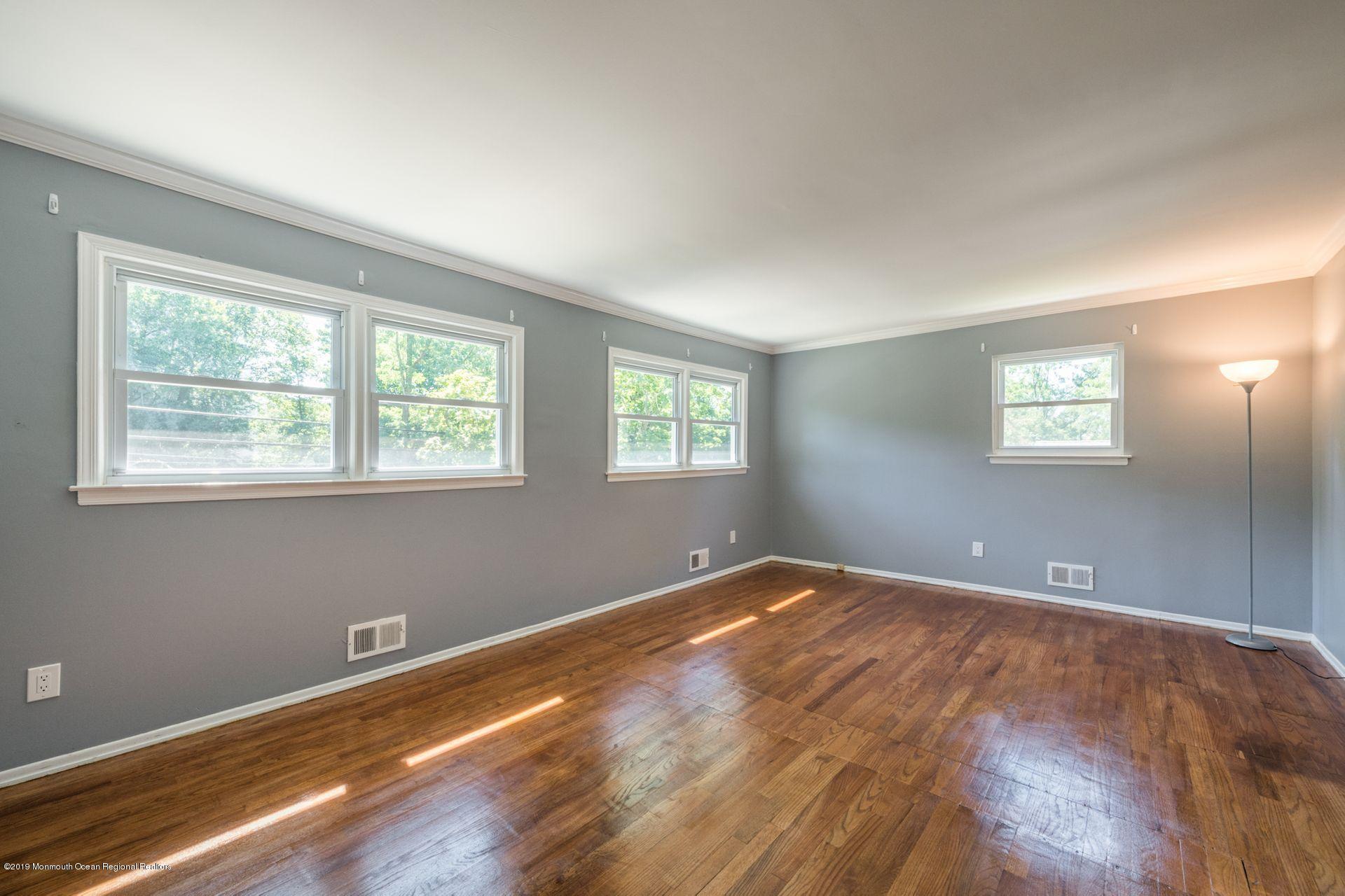 55 Middlesex Road Matawan, NJ 07747 - Photo 16 of 24 15