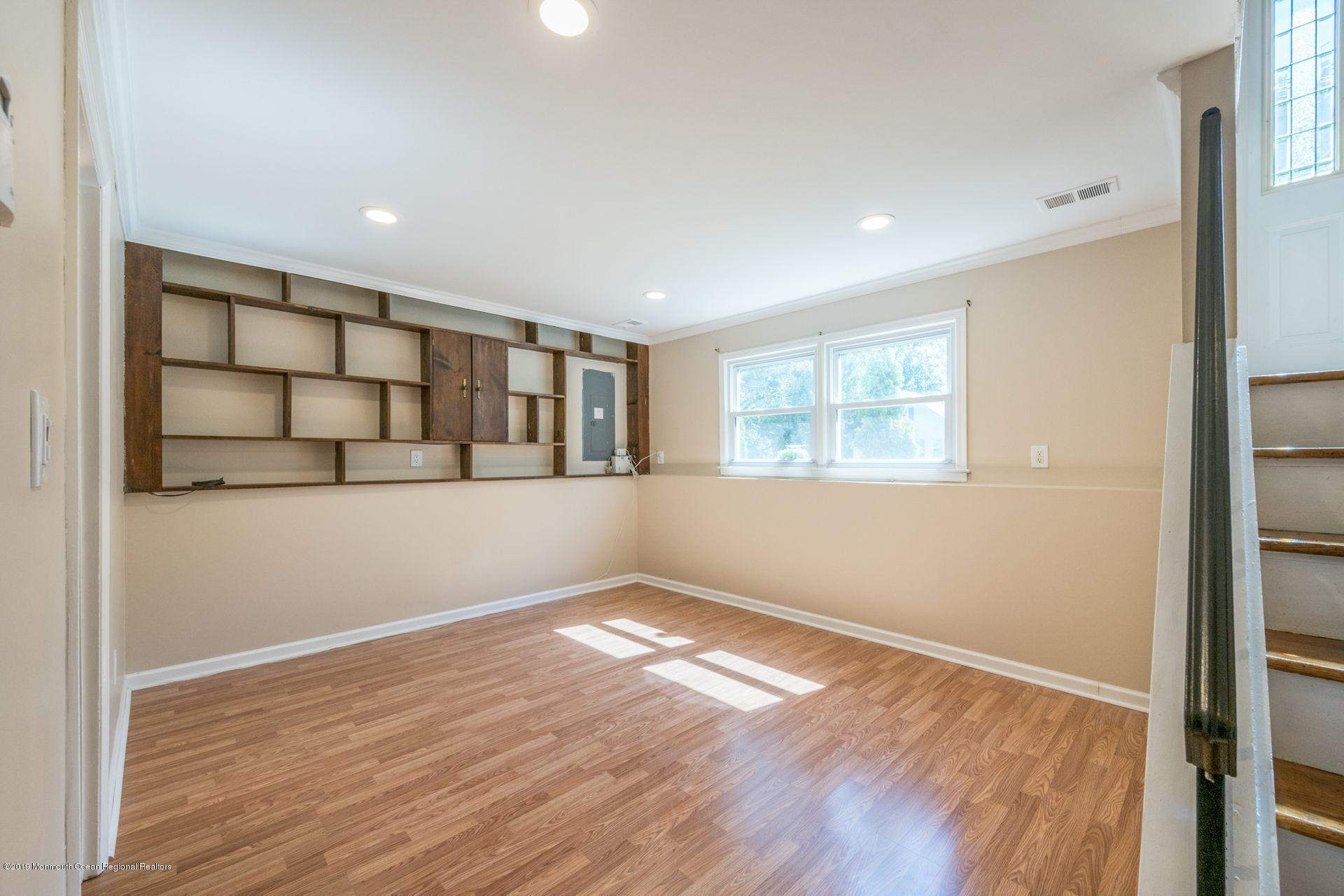 55 Middlesex Road Matawan, NJ 07747 - Photo 17 of 24 16