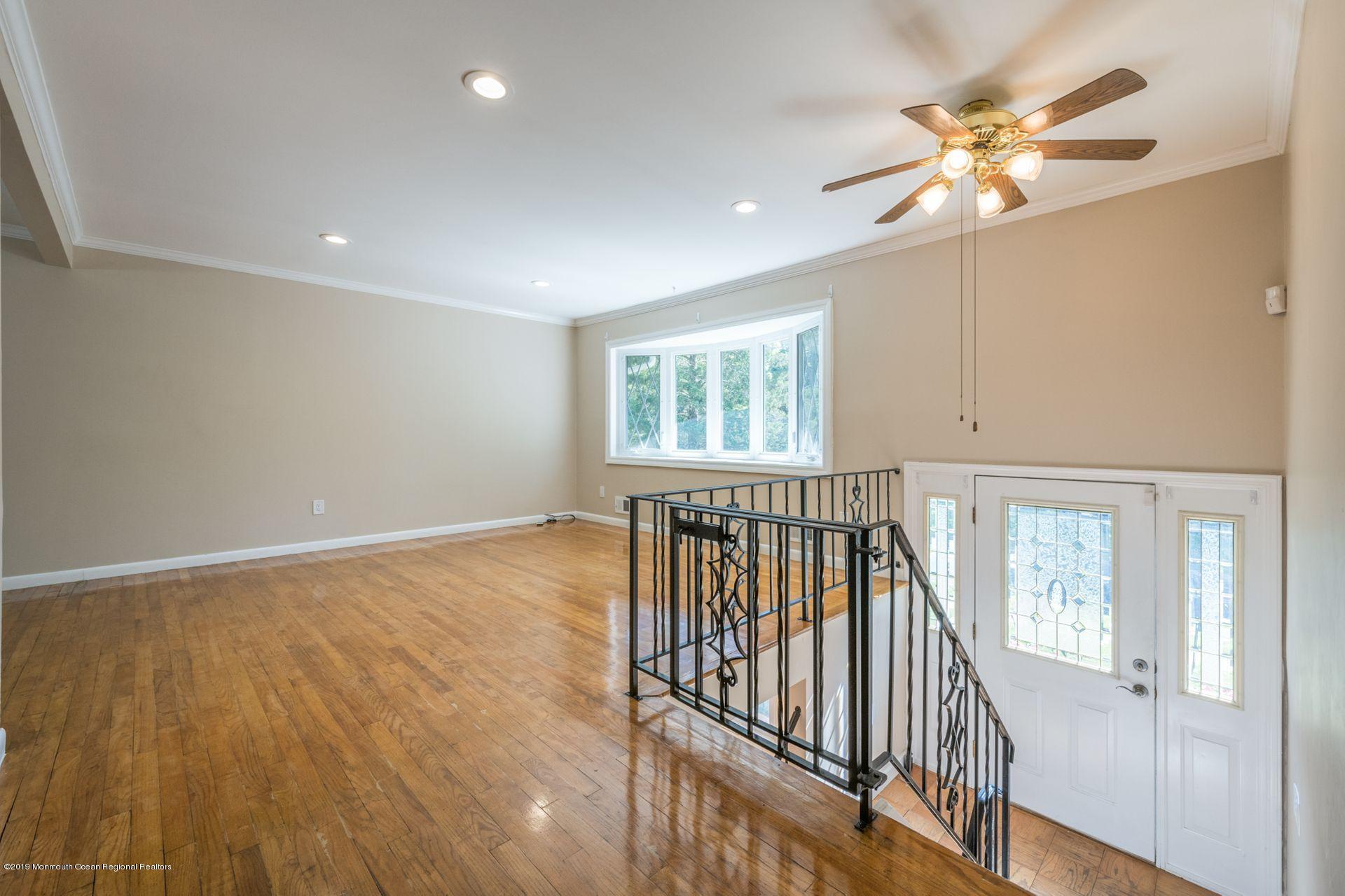 55 Middlesex Road Matawan, NJ 07747 - Photo 4 of 24 4