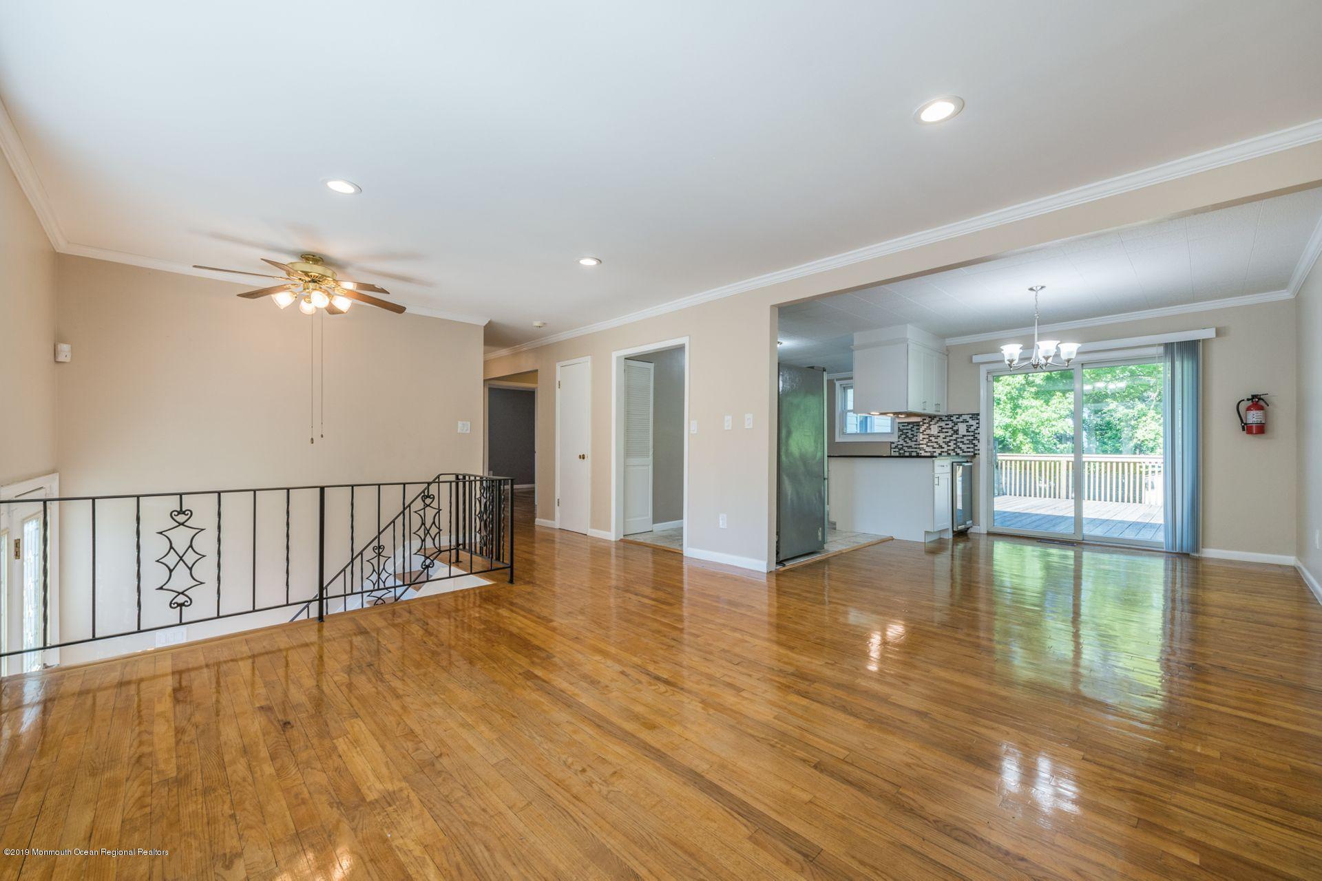 55 Middlesex Road Matawan, NJ 07747 - Photo 5 of 24 5