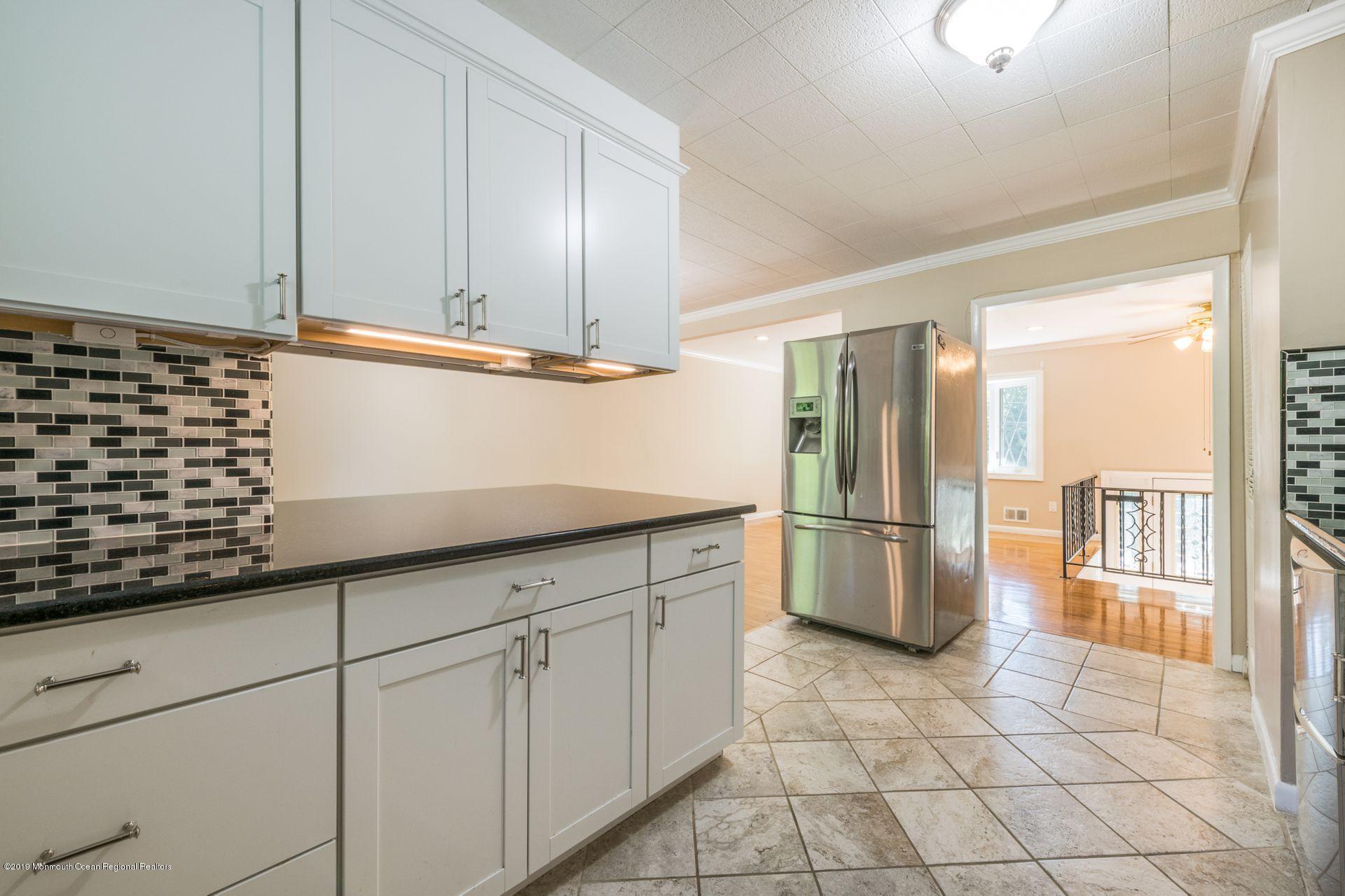 55 Middlesex Road Matawan, NJ 07747 - Photo 8 of 24 10