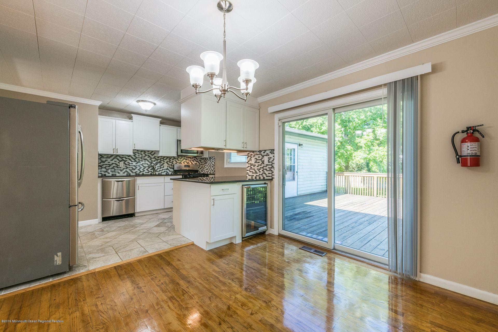 55 Middlesex Road Matawan, NJ 07747 - Photo 10 of 24 8