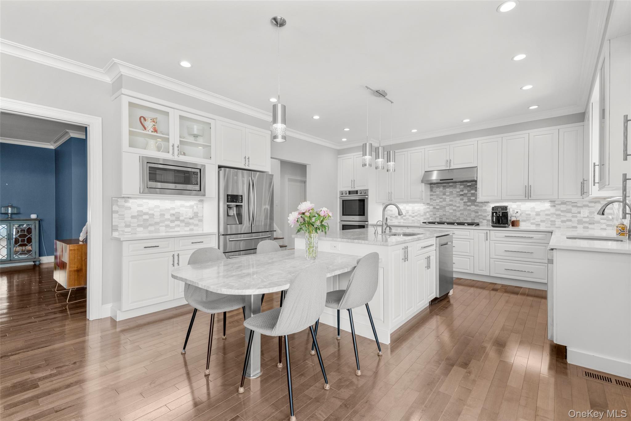 17 Clover Place New Rochelle, NY 10805 - Photo 13 of 50