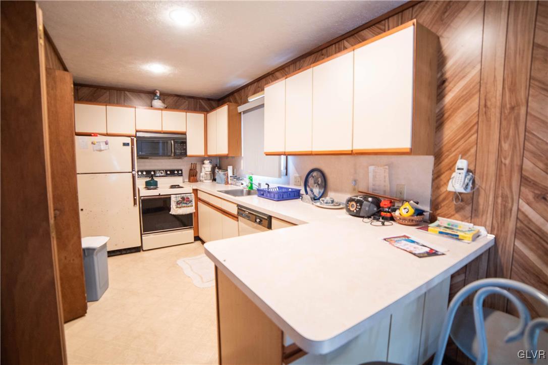 6360 Decker Road Bushkill, PA 18324 - Photo 11 of 35