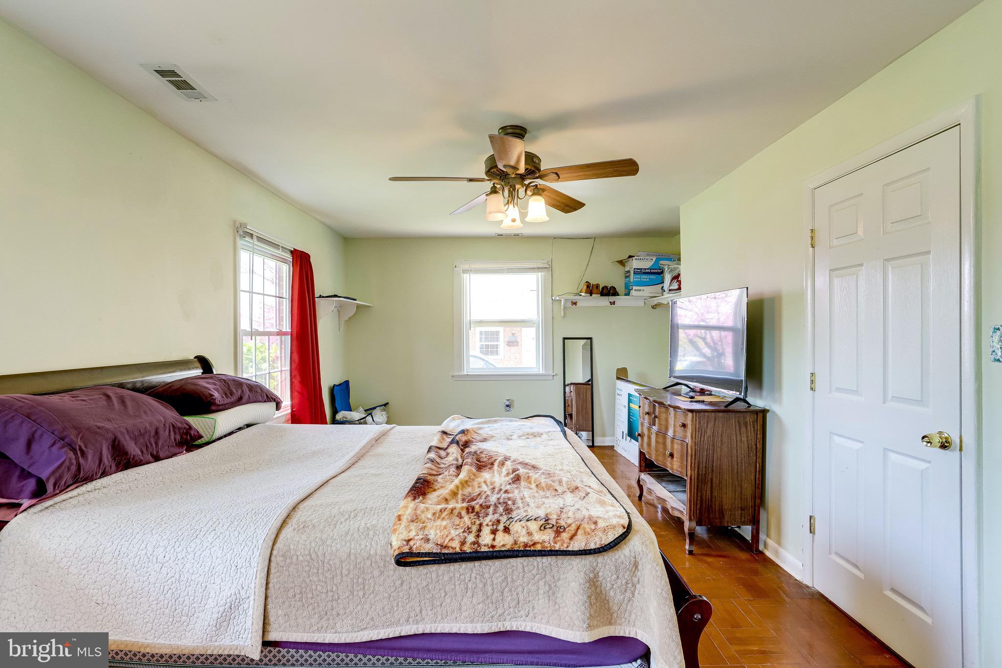 206 West Beech Road Sterling, VA 20164 - Photo 25 of 41 Bedroom 2