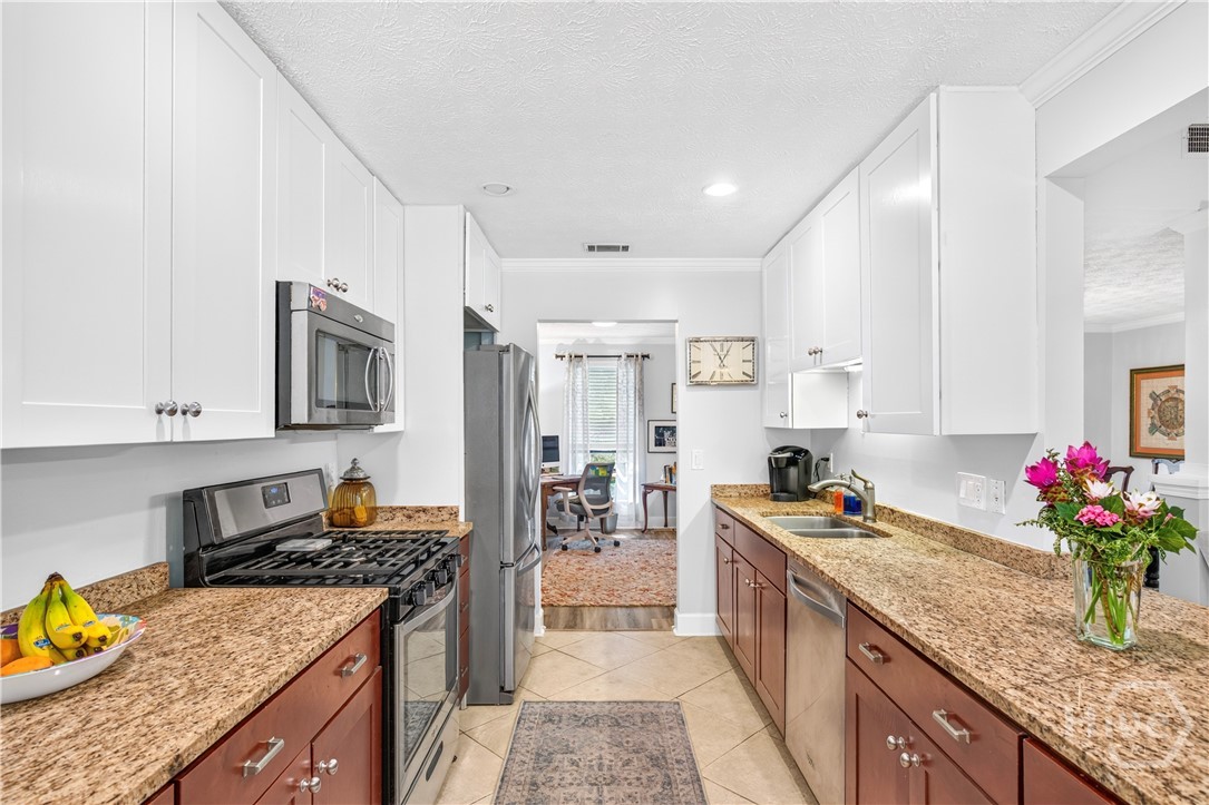 107 Robin Road Savannah, GA 31419 - Photo 11 of 40