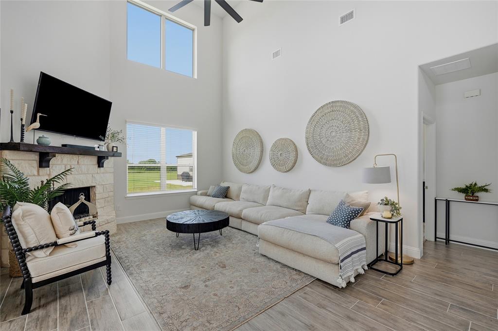 864 Shadow Valley Road Whitesboro, TX 76273 - Photo 14 of 40 Living room