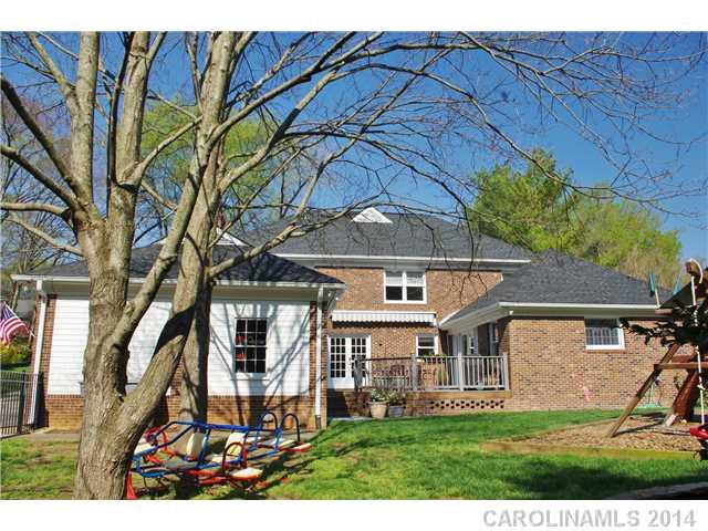 3417 Foxridge Road Charlotte, NC 28226 - Photo 15 of 16 Gallery Image 15