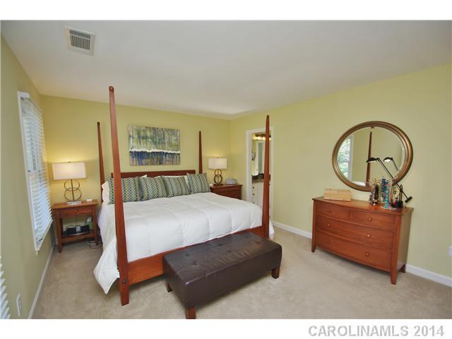 3417 Foxridge Road Charlotte, NC 28226 - Photo 9 of 16 Gallery Image 9