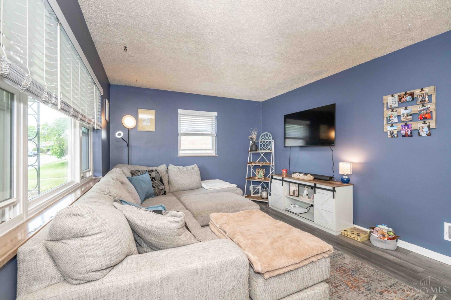 5542 Lawrence Road Cincinnati, OH 45248 - Photo 20 of 32