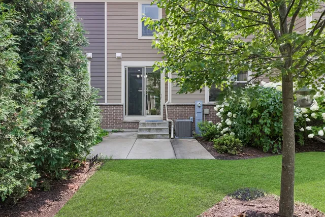 $529,900 | 415 Highcroft Way, Lincolnshire, IL 60069