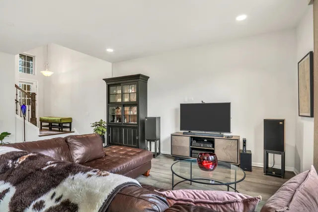 $529,900 | 415 Highcroft Way, Lincolnshire, IL 60069