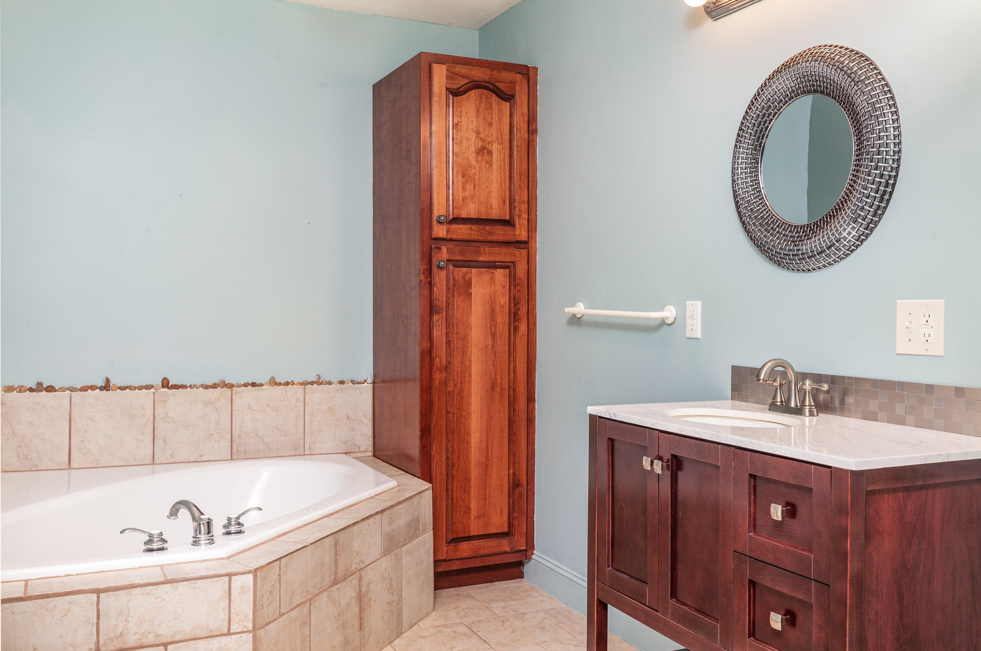 683 Brow Road Trenton, GA 30752 - Photo 9 of 17 683 Brow Rd_Master Bathroom 1_Choice Hom