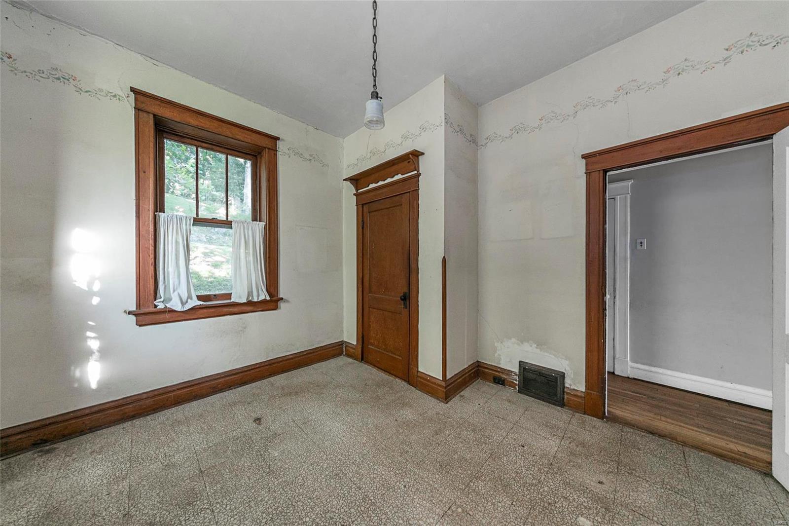 2450 Barrett Station Road Ballwin, MO 63021 - Photo 15 of 35