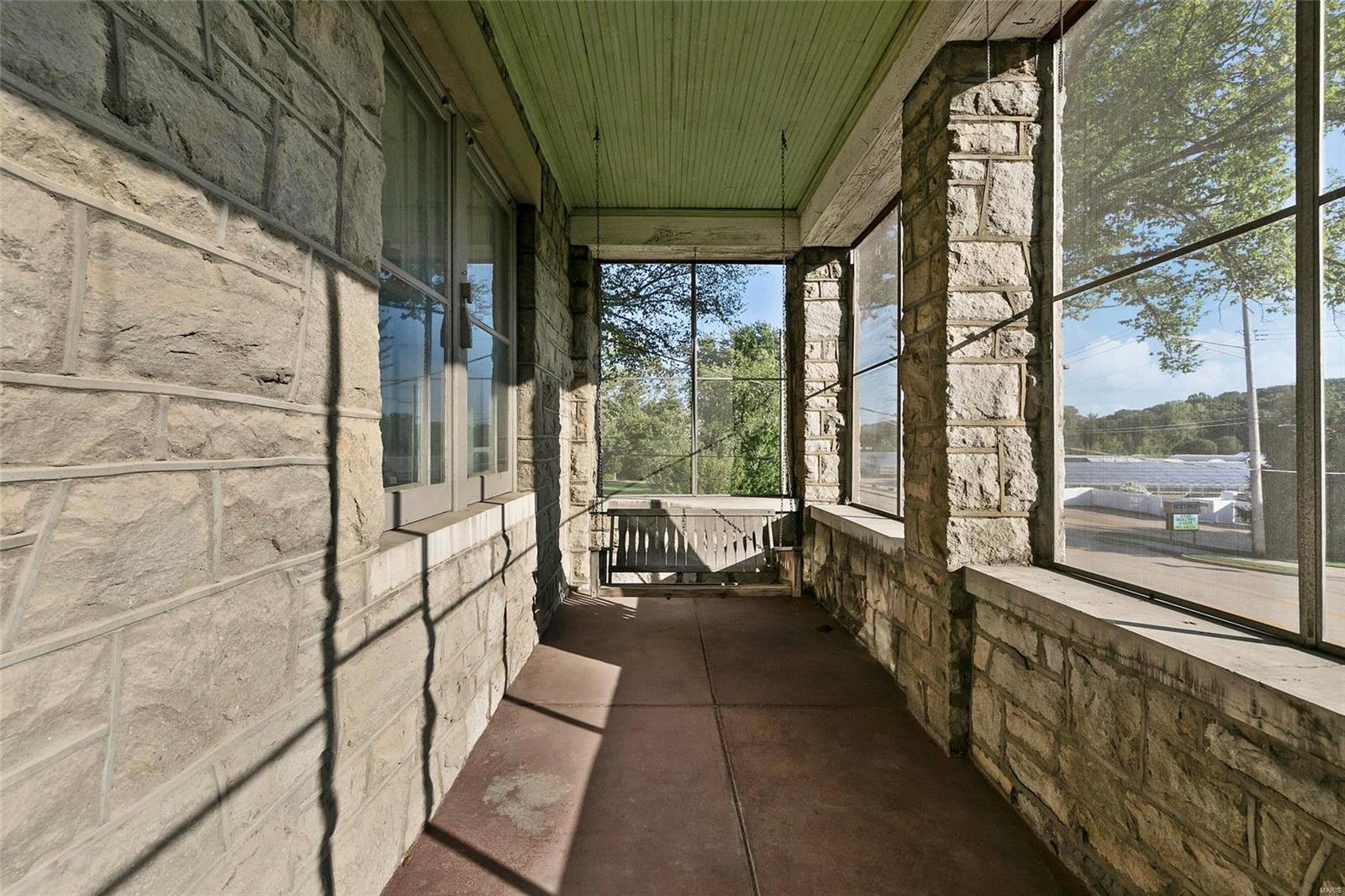 2450 Barrett Station Road Ballwin, MO 63021 - Photo 17 of 35