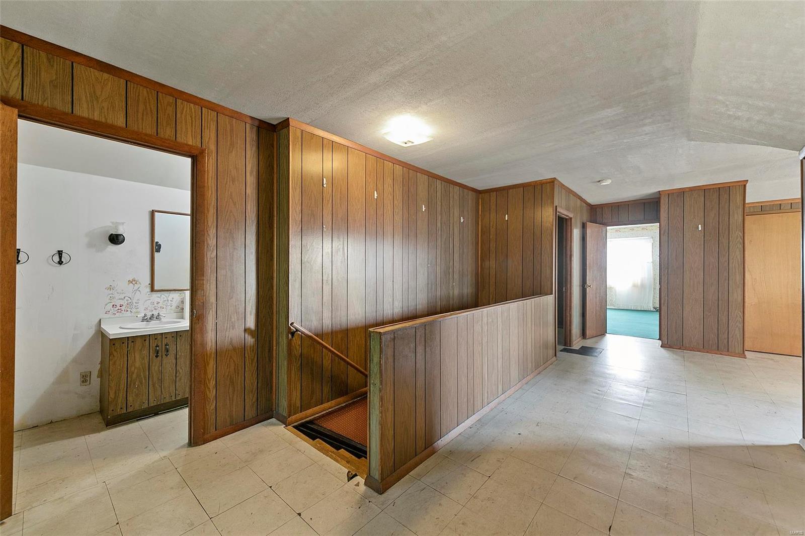 2450 Barrett Station Road Ballwin, MO 63021 - Photo 18 of 35