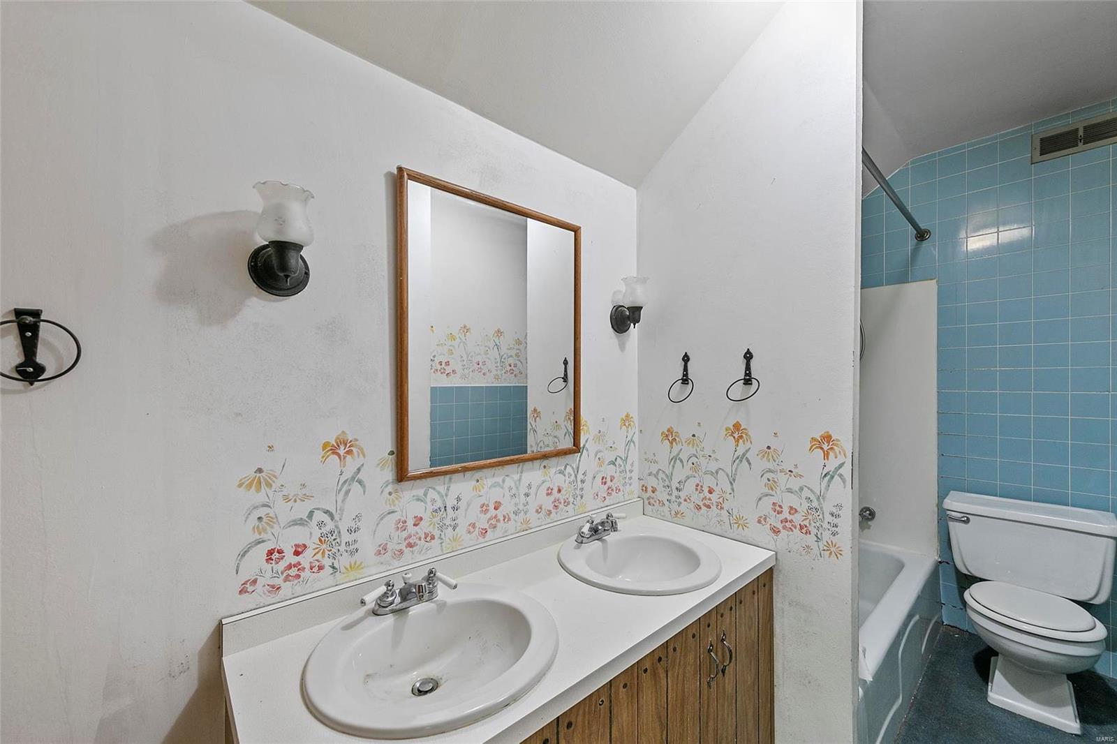 2450 Barrett Station Road Ballwin, MO 63021 - Photo 22 of 35