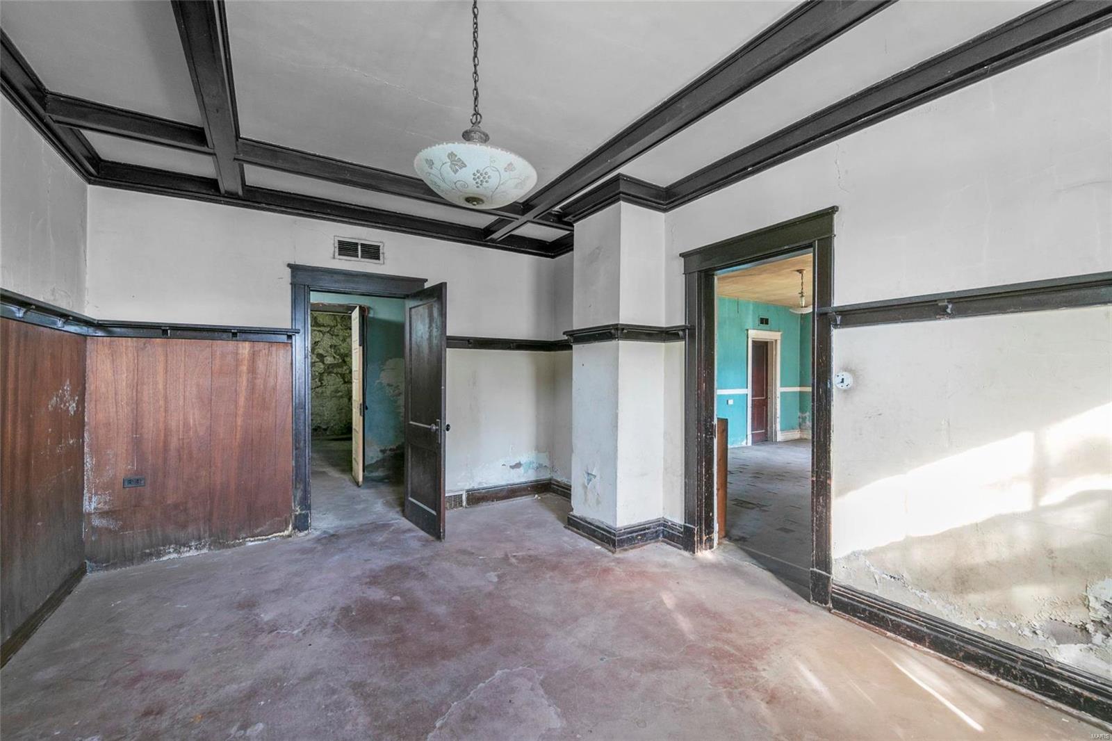 2450 Barrett Station Road Ballwin, MO 63021 - Photo 27 of 35