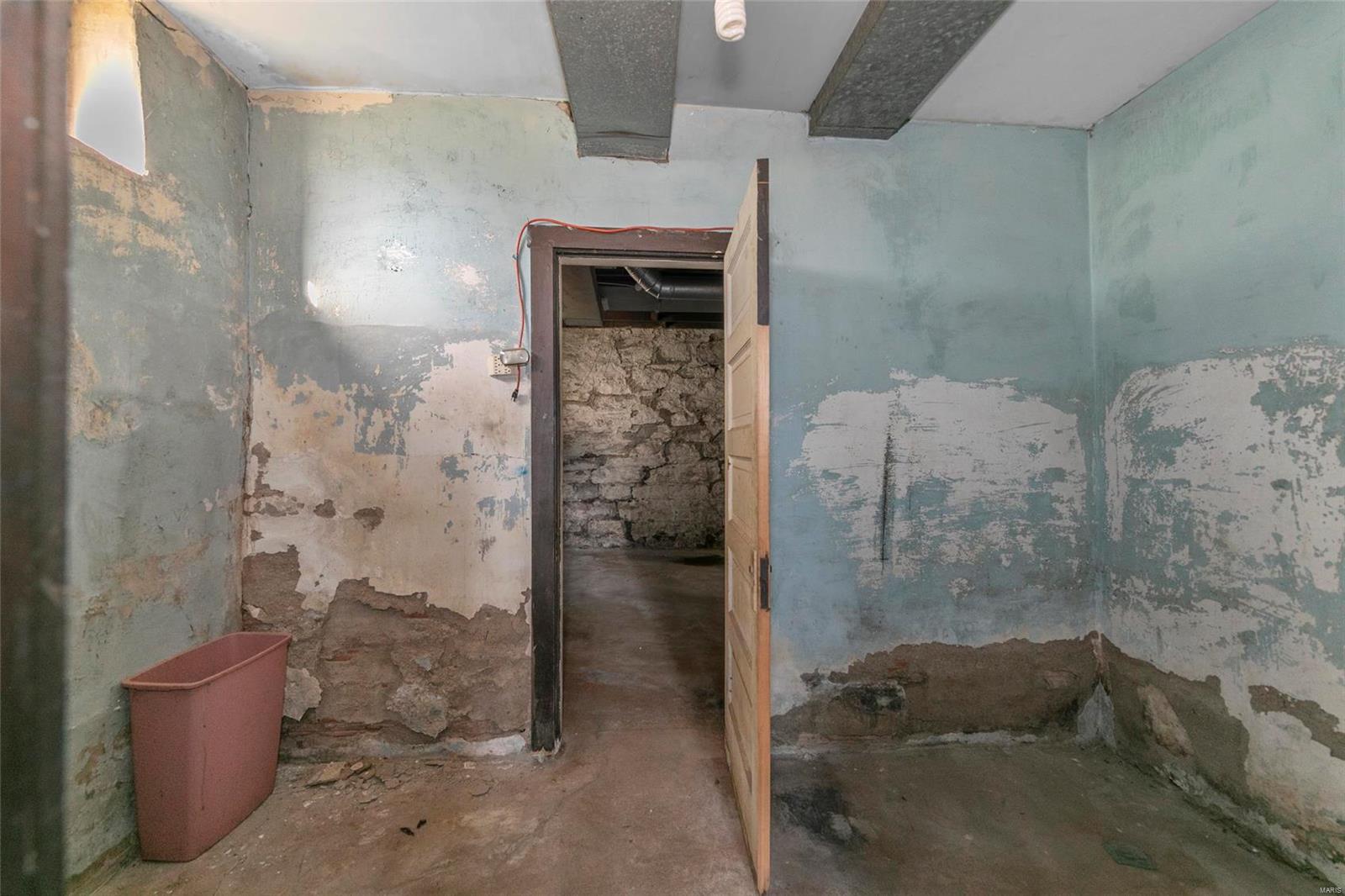 2450 Barrett Station Road Ballwin, MO 63021 - Photo 29 of 35