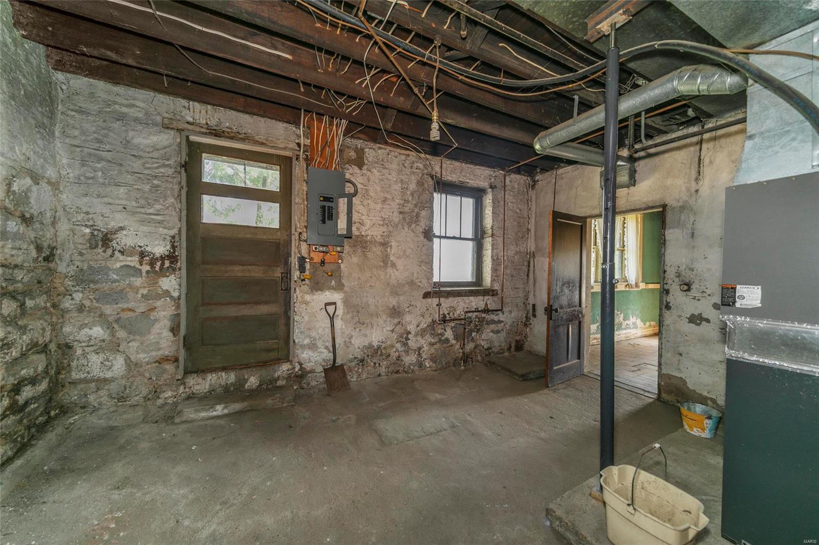 2450 Barrett Station Road Ballwin, MO 63021 - Photo 30 of 35