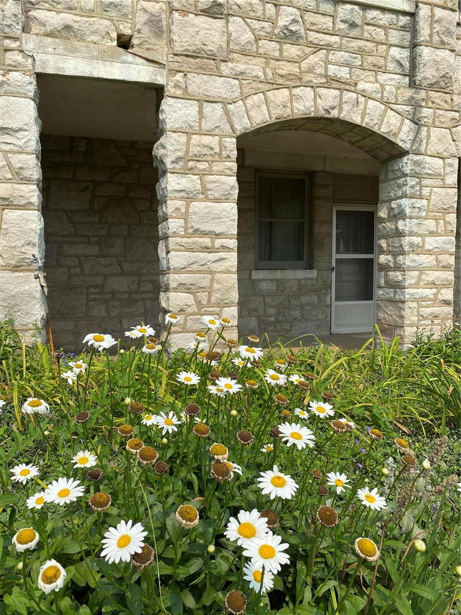 2450 Barrett Station Road Ballwin, MO 63021 - Photo 4 of 35