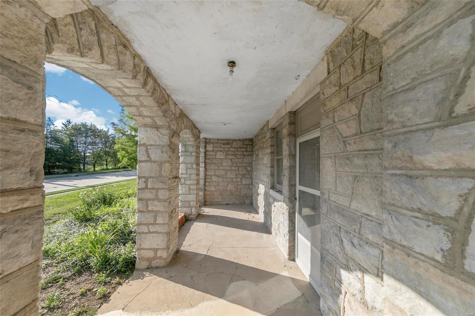 2450 Barrett Station Road Ballwin, MO 63021 - Photo 33 of 35