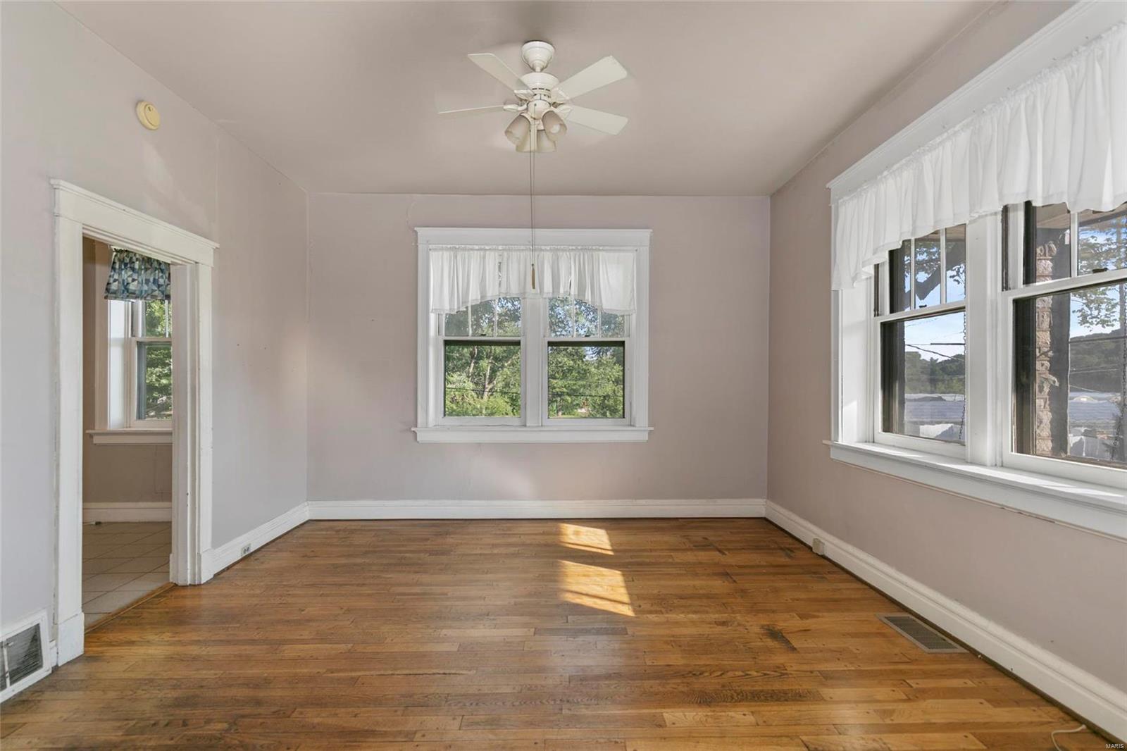 2450 Barrett Station Road Ballwin, MO 63021 - Photo 8 of 35