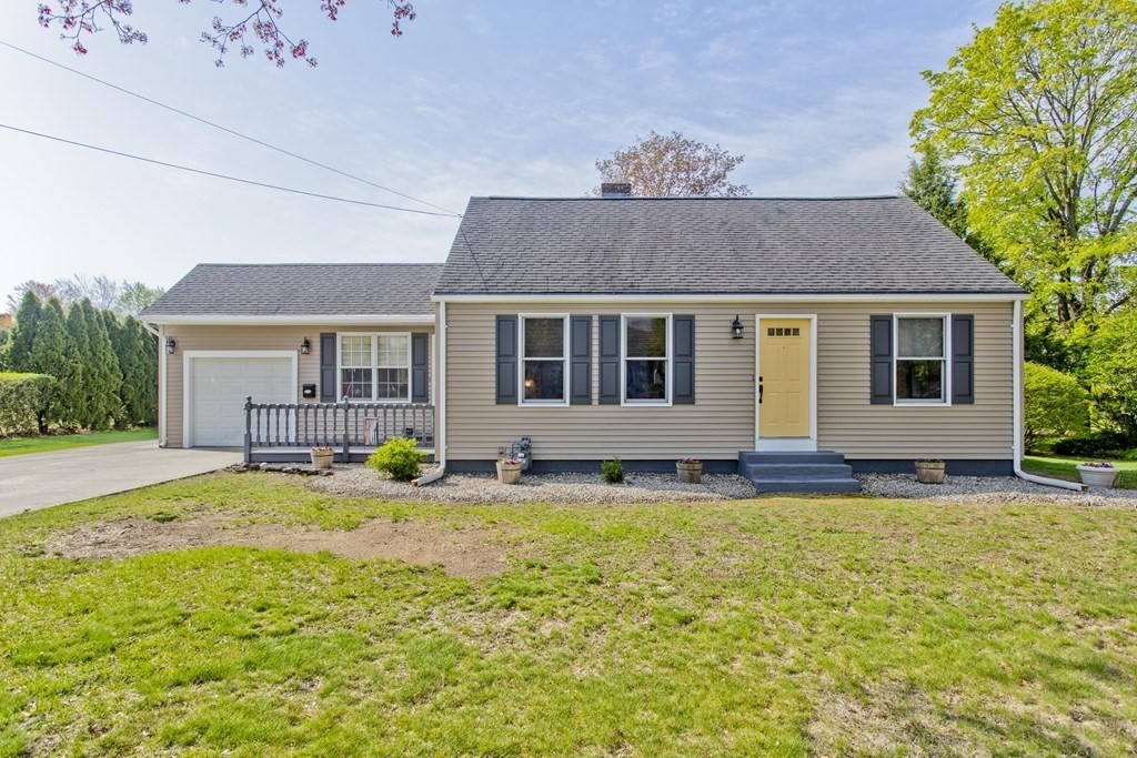8 Normandy Road South Hadley, MA 01075 - Photo 1 of 38 Gallery Image 1