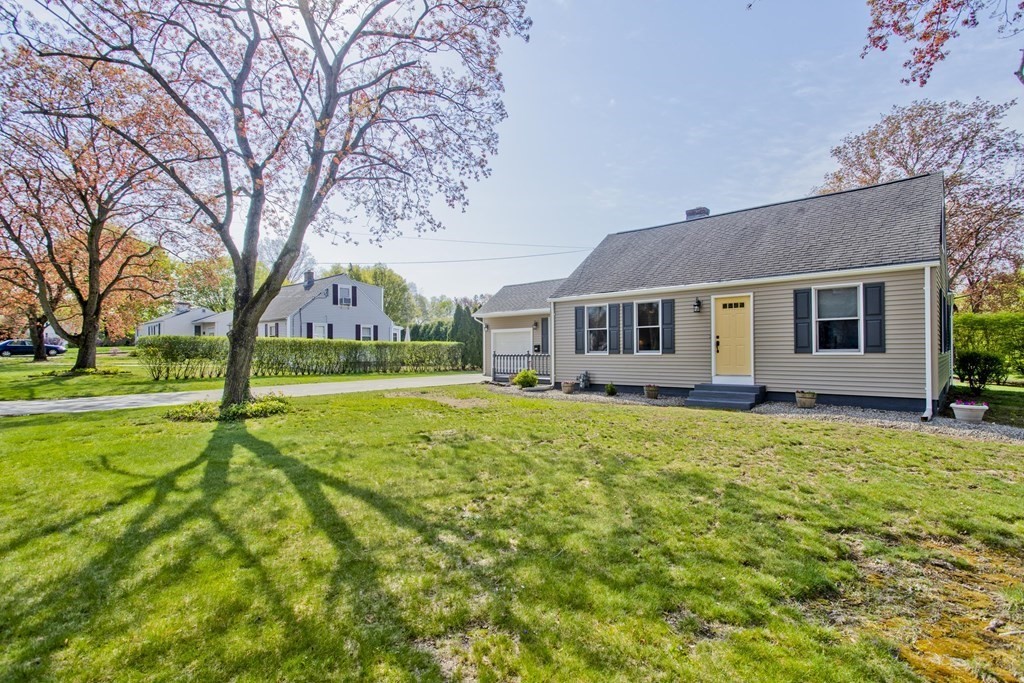 8 Normandy Road South Hadley, MA 01075 - Photo 2 of 38 Gallery Image 2