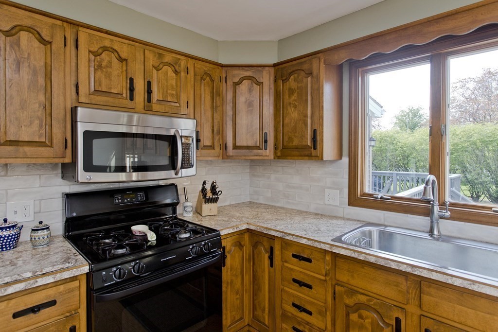 8 Normandy Road South Hadley, MA 01075 - Photo 6 of 38 Gallery Image 6