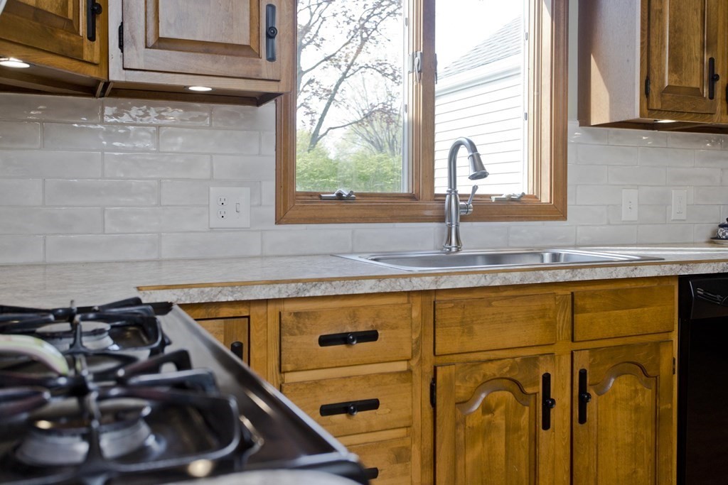 8 Normandy Road South Hadley, MA 01075 - Photo 7 of 38 Gallery Image 7