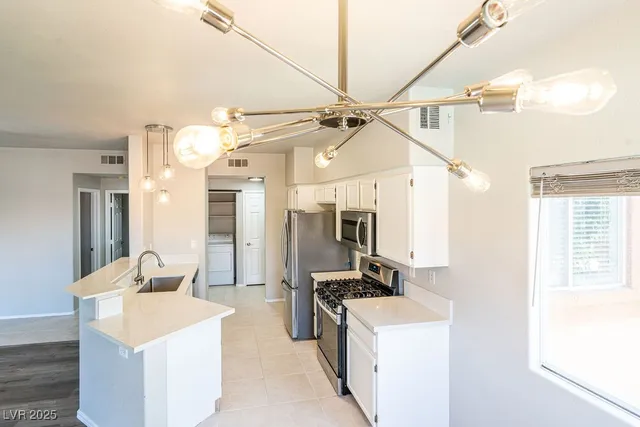 $1,500 | 1050 East Cactus Avenue, Unit 2075, Las Vegas, NV 89183