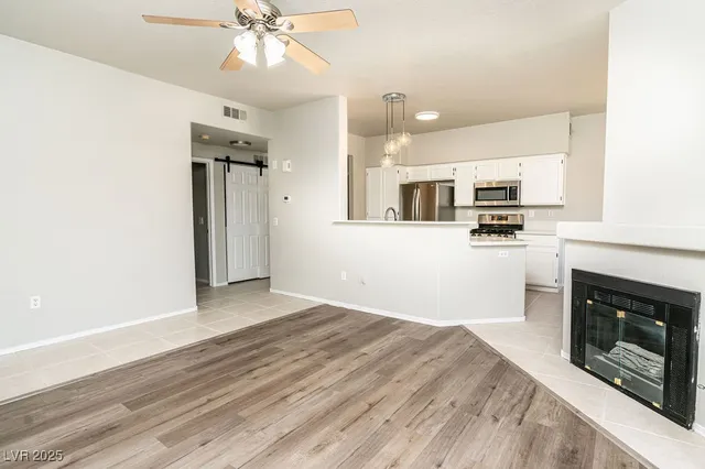 $1,500 | 1050 East Cactus Avenue, Unit 2075, Las Vegas, NV 89183
