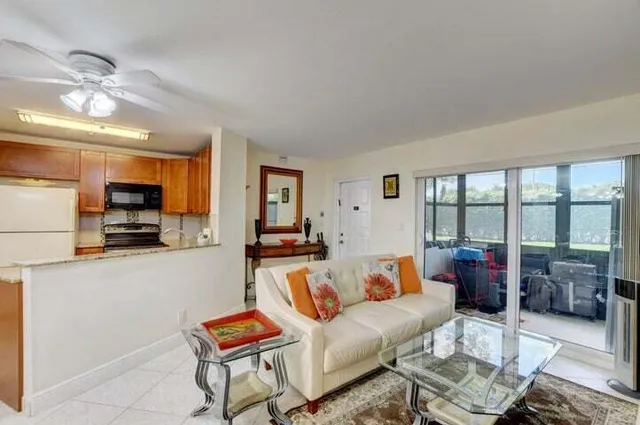 $185,000 | 7539 South Oriole Boulevard, Unit 103, Delray Beach, FL 33446