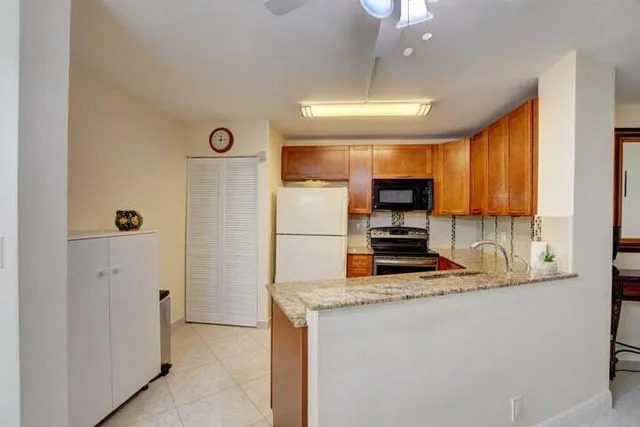 $185,000 | 7539 South Oriole Boulevard, Unit 103, Delray Beach, FL 33446