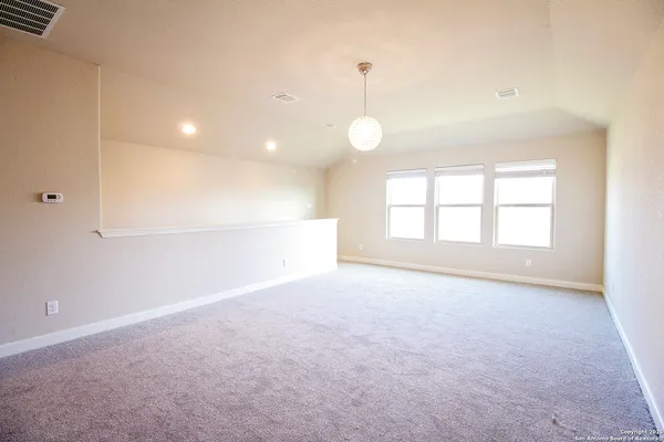 $2,950 | 1024 Water Oak, Schertz, TX 78154