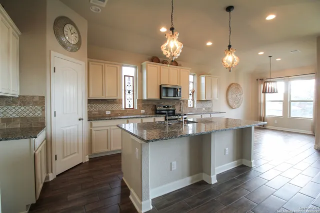 $3,300 | 1024 Water Oak, Schertz, TX 78154