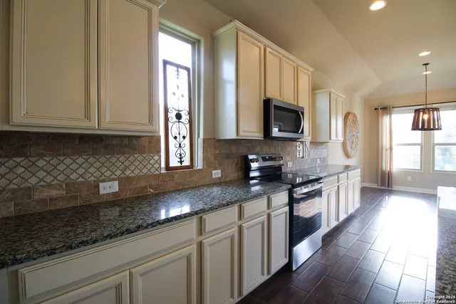 $3,300 | 1024 Water Oak, Schertz, TX 78154