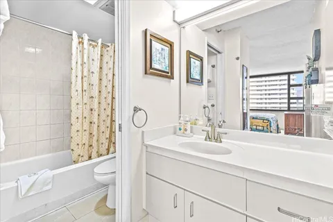 $750,000 | 201 ʻŌhua Avenue, Unit 16111, Honolulu, HI 96815