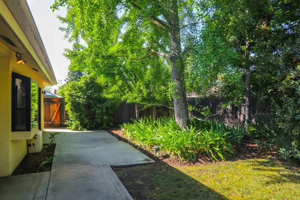$624,500 | 7561 North Hayston Avenue, Fresno, CA 93720