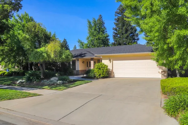 $624,500 | 7561 North Hayston Avenue, Fresno, CA 93720