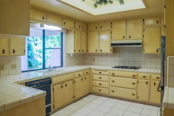 $624,500 | 7561 North Hayston Avenue, Fresno, CA 93720