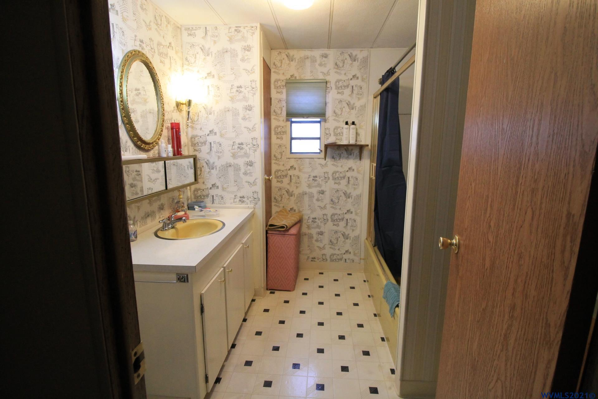 5422 Portland Road Northeast, Unit 25 Salem, OR 97305 - Photo 13 of 17 Gallery Image 13