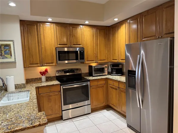 $3,250 | 100 Central Avenue, Unit C517, Sarasota, FL 34236