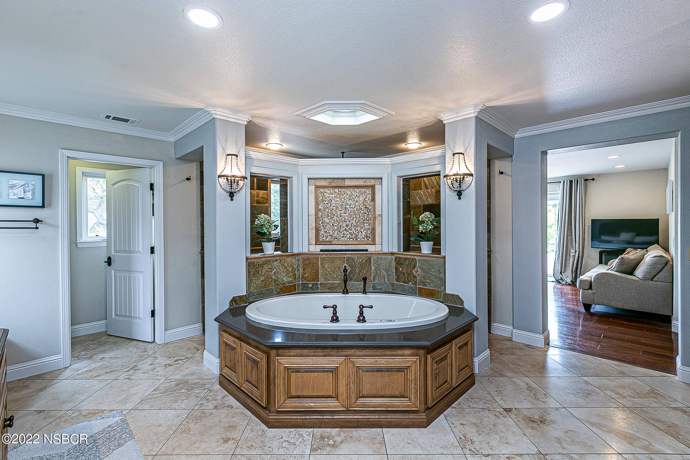 463 Firestone Way Lompoc, CA 93436 - Photo 23 of 45 23 Master bath
