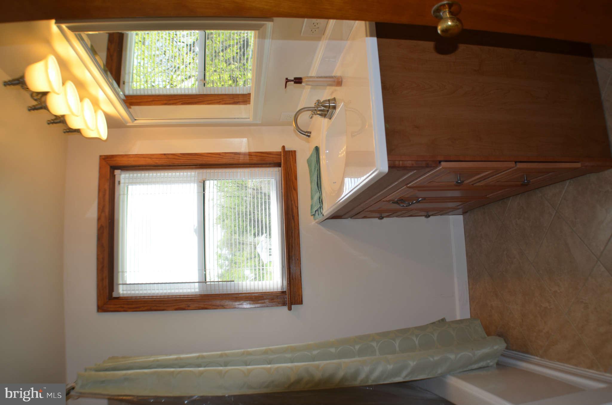 807 Park Road Hagerstown, MD 21740 - Photo 17 of 22 Bath