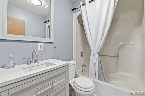 $160,000 | 8736 Marvista Drive, St. Louis, MO 63114