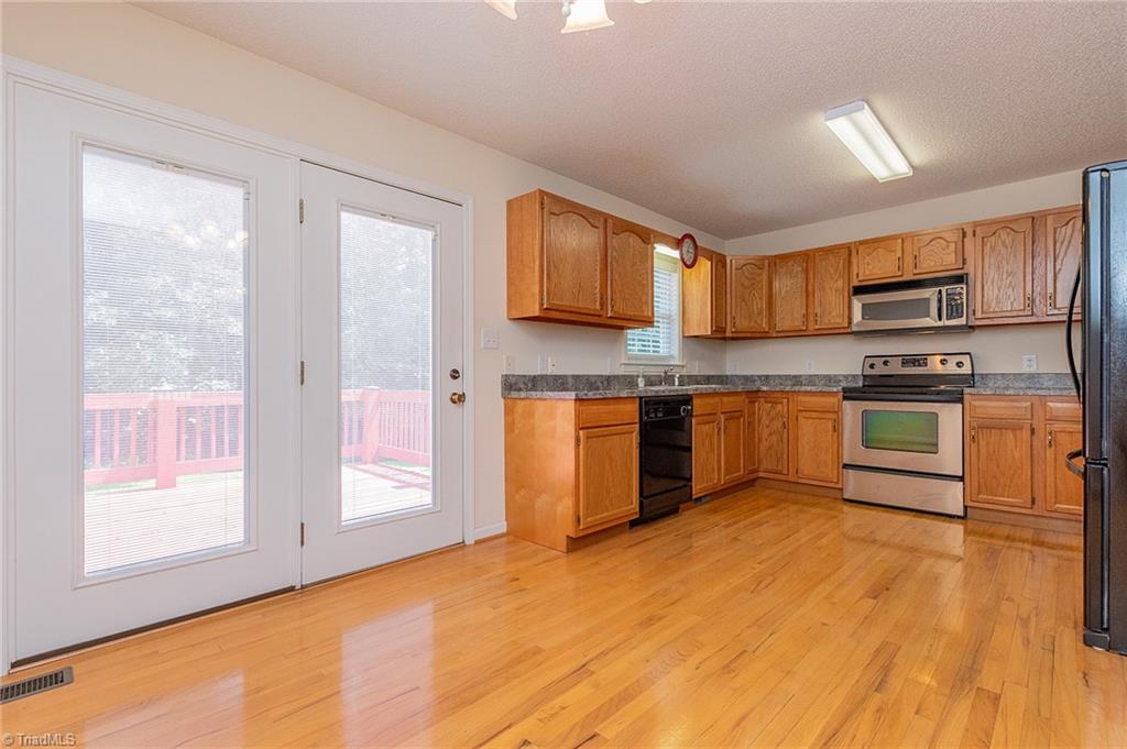 317 Jarrett Road Thomasville, NC 27360 - Photo 11 of 35 Gallery Image 11