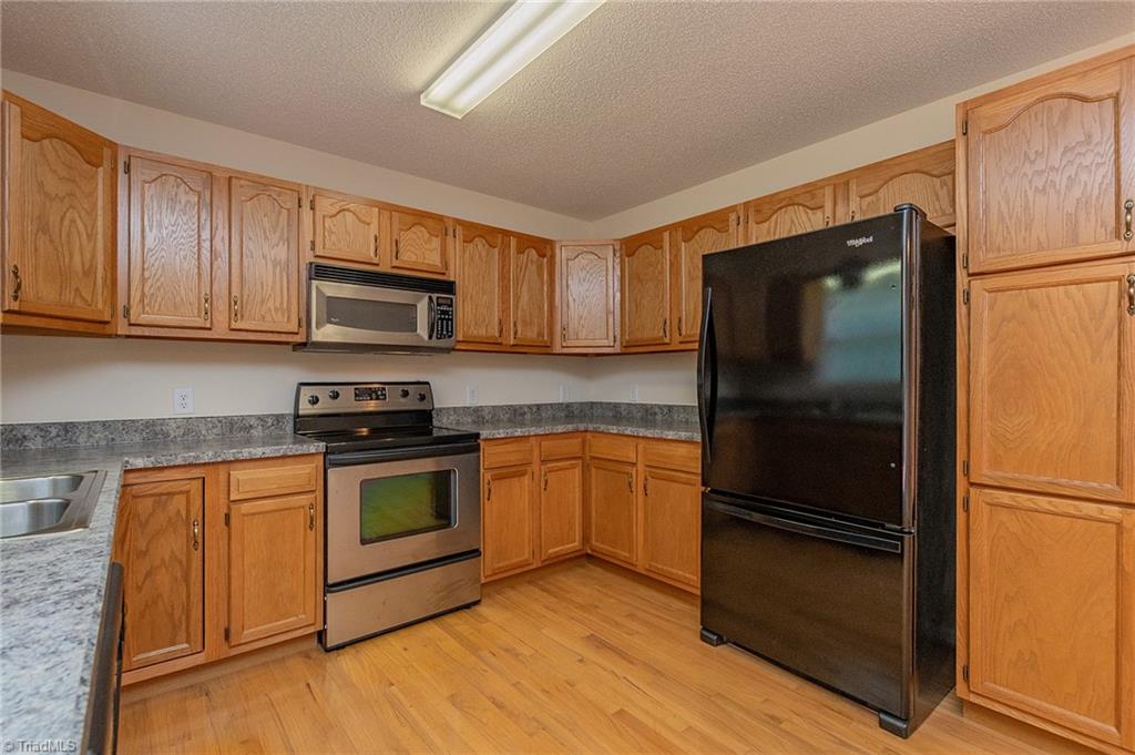 317 Jarrett Road Thomasville, NC 27360 - Photo 14 of 35 Gallery Image 14